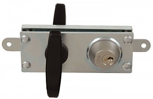 Cerradura blindada Viro 8217, con 2 placas de protección de acero zincado de 5 mm de espesor total.