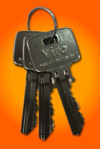 Las llaves tienen una gran empuñadura para que puedan manejarse fácilmente incluso llevando guantes de trabajo.